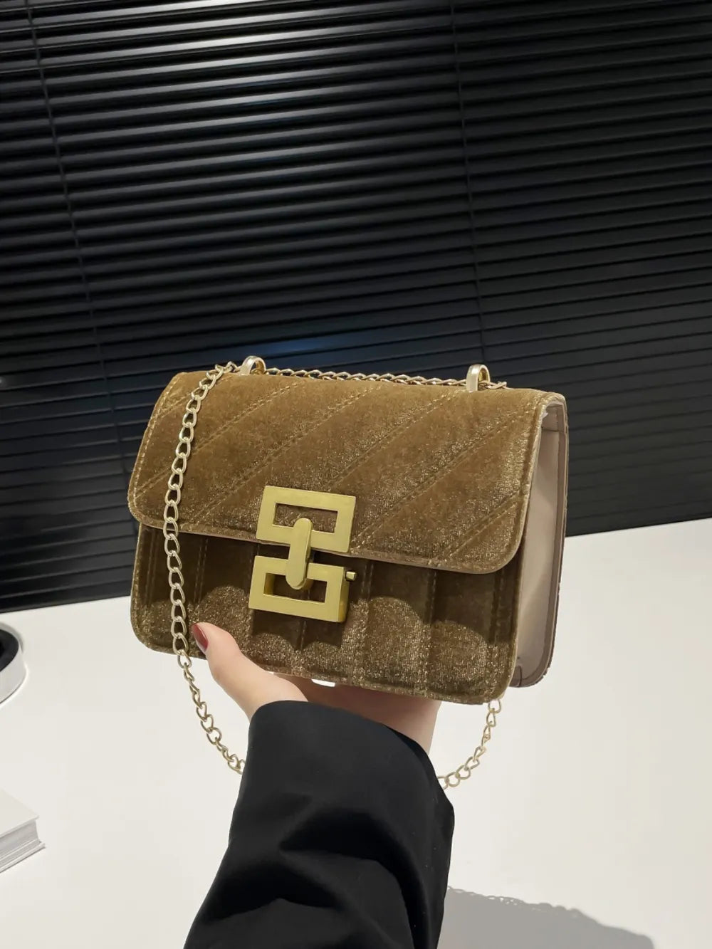Sac à bandoulière chaîne en couleur unie