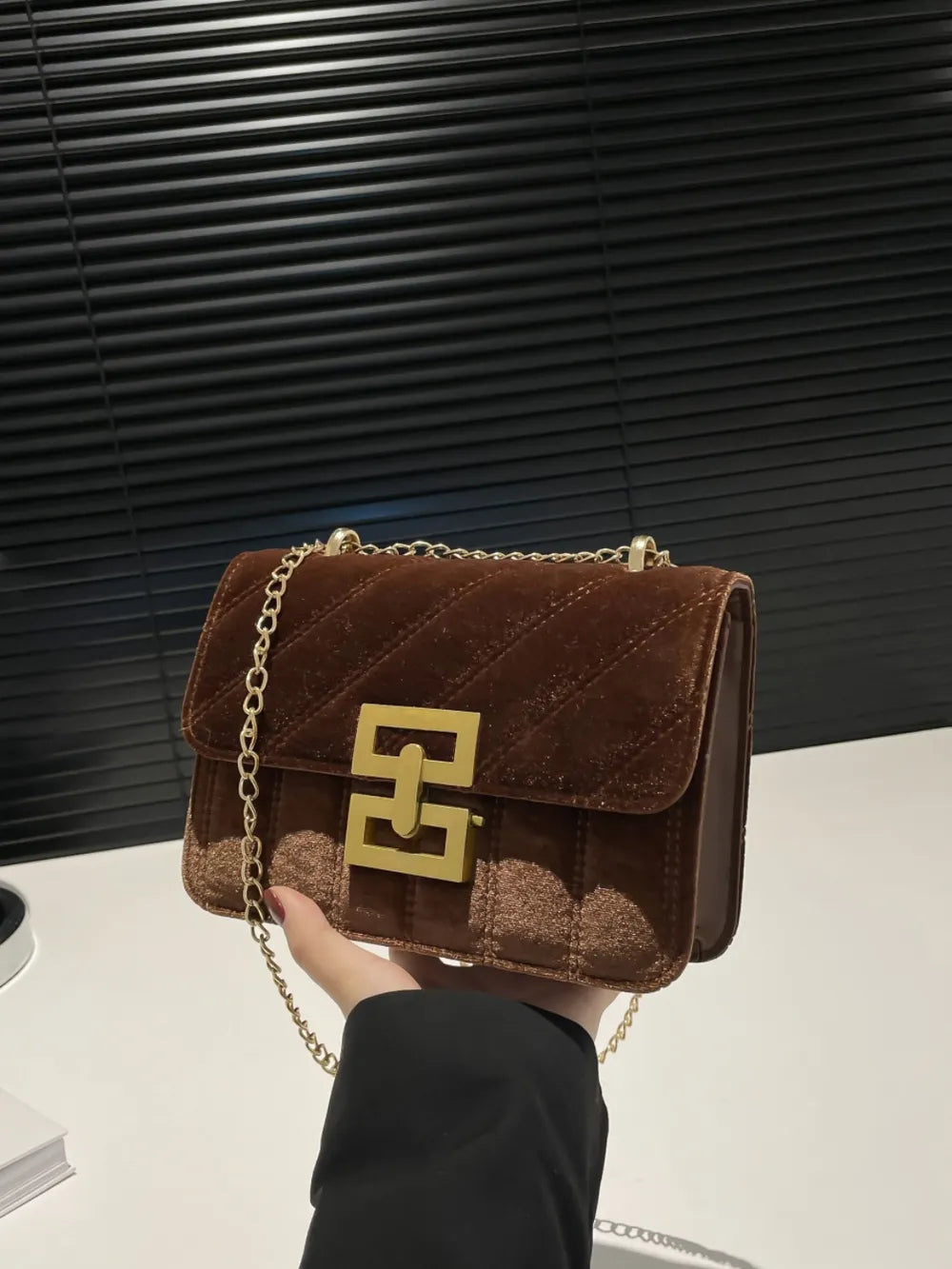Sac à bandoulière chaîne en couleur unie