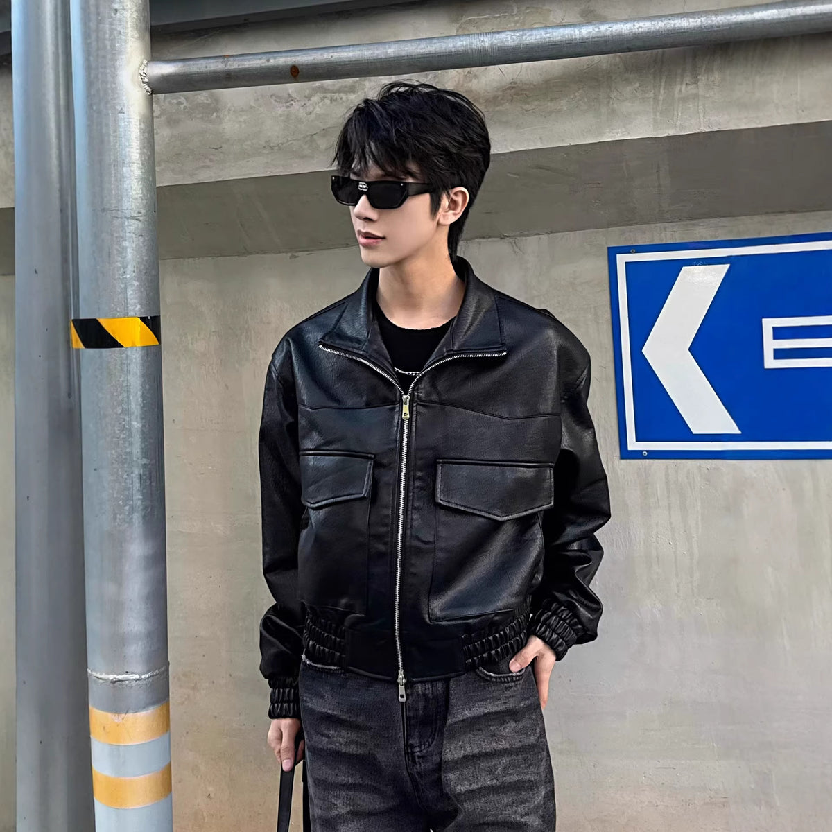 Veste courte en cuir noire pour homme