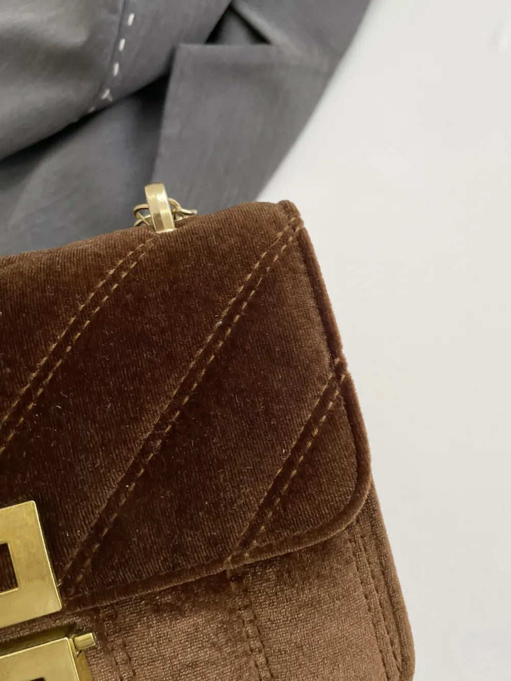 Sac à bandoulière chaîne en couleur unie