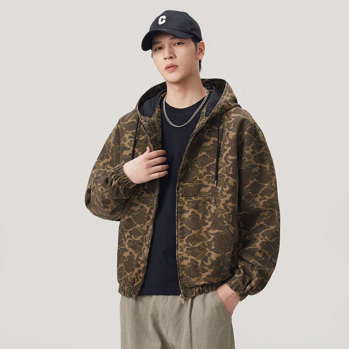 Men's Vintage Camo Hooded Jacket Loose Fit Cotton Workwear Coat with Kangaroo Pocket