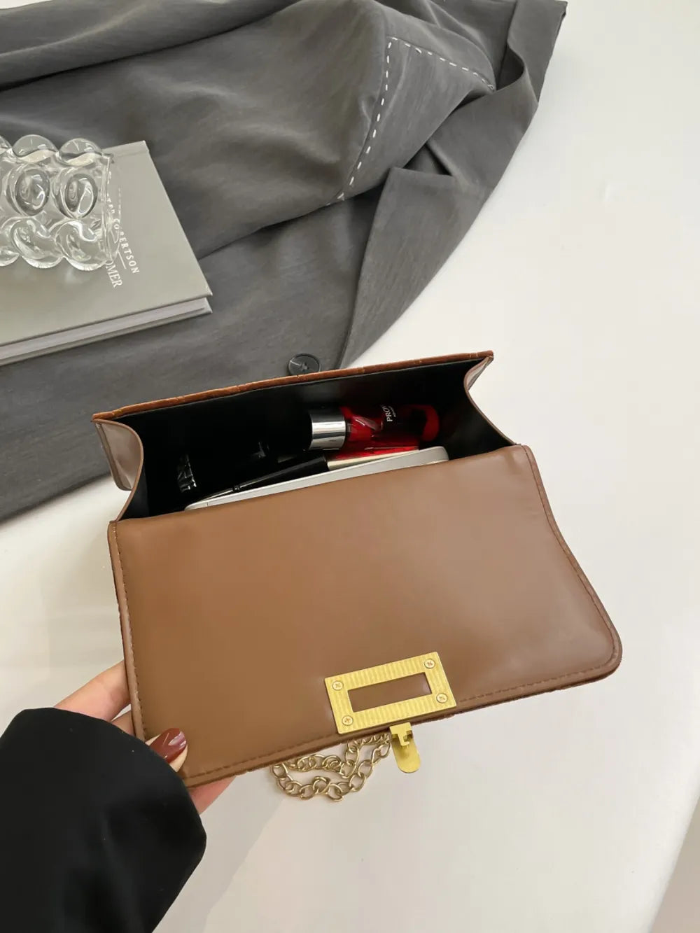 Sac à bandoulière chaîne en couleur unie