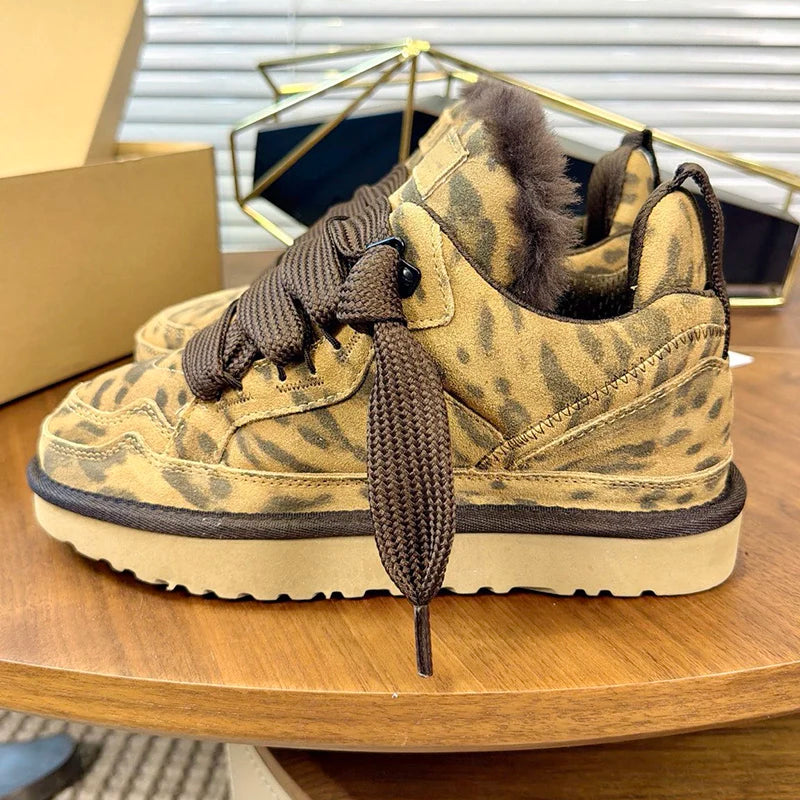 Lowmel Sneakers 2026 New Winter Warm Wool Women's Boots Fashionable Flat Bottom Genuine Leather and Fur Snow Boots